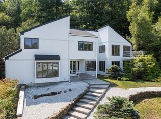 215 Eileen Dr, Cedar Grove, NJ 07009