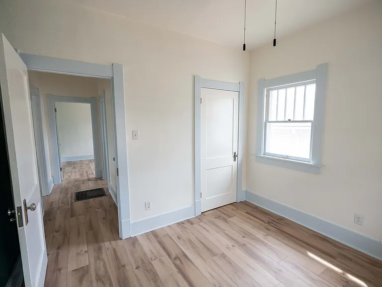 1222 E Custer St #1 — Photo 4