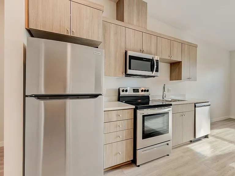 Vibrant Studio Apartment - Belmont St — Photo 19