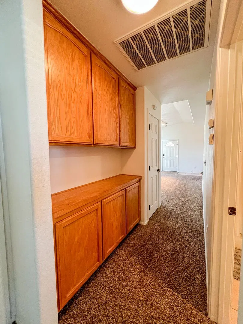3 Bedroom in Desirable Indian Cove Neighborhood — Photo 3
