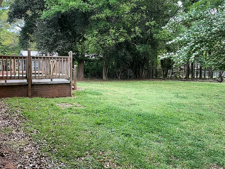 325 Forest Rd — Photo 12