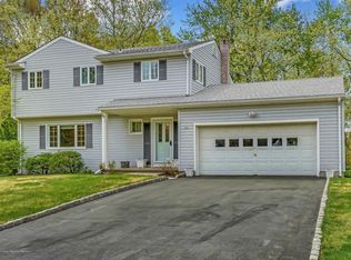 20 Linda Cir, Aberdeen, NJ 07747