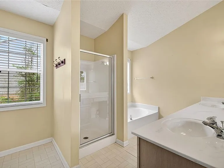 4502 Legend Hollow Ln — Photo 22