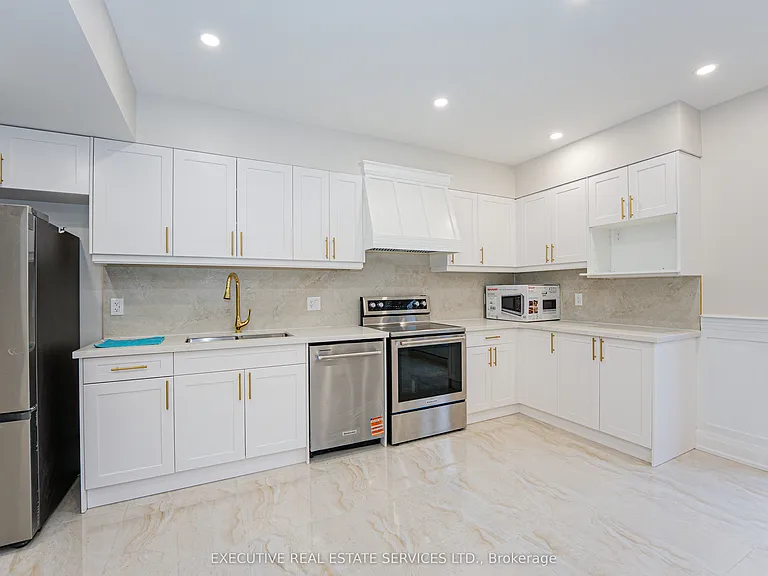337 Centennial Rd #BASEMENT — Photo 15