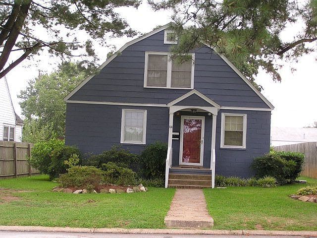 1st image of 1011 Marshall St