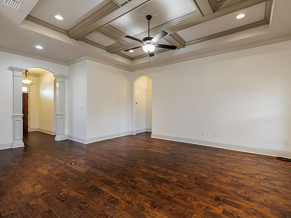 5th image of 5109 Village Way