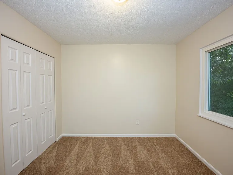 244 Pinewood Dr #4 — Photo 15