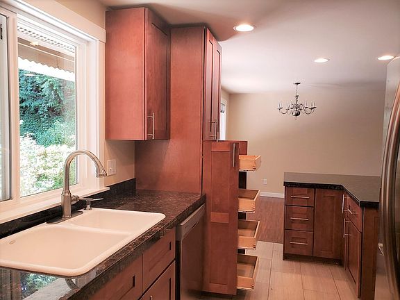 5th image of 17725 NE 13th St