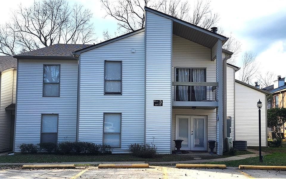 1st image of 302 Parkview Blvd #302