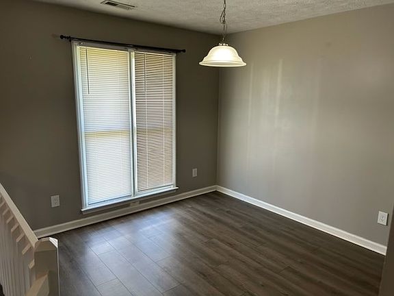3rd image of 6813 Pin Oak Ln