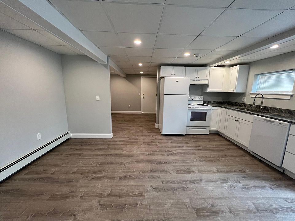 1st image of 11 Lawrence Ave #R