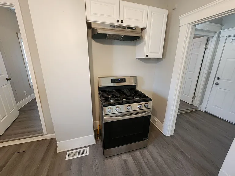 16014 Saranac Rd — Photo 19