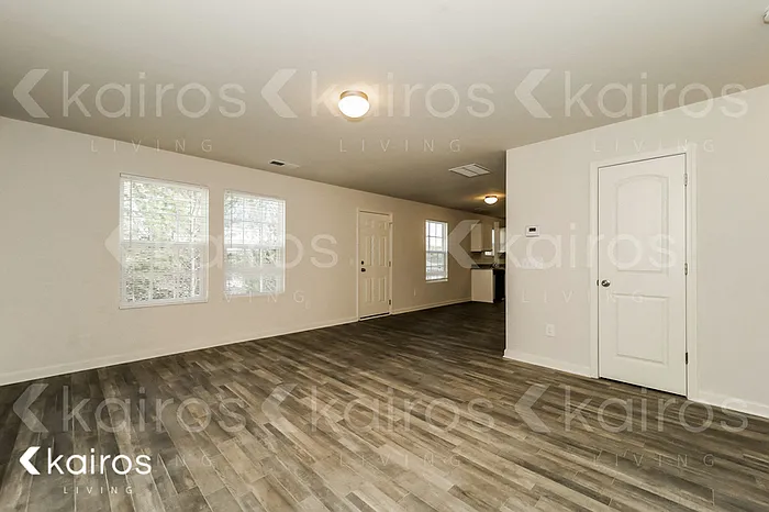 8 Plymouth Ct — Photo 3