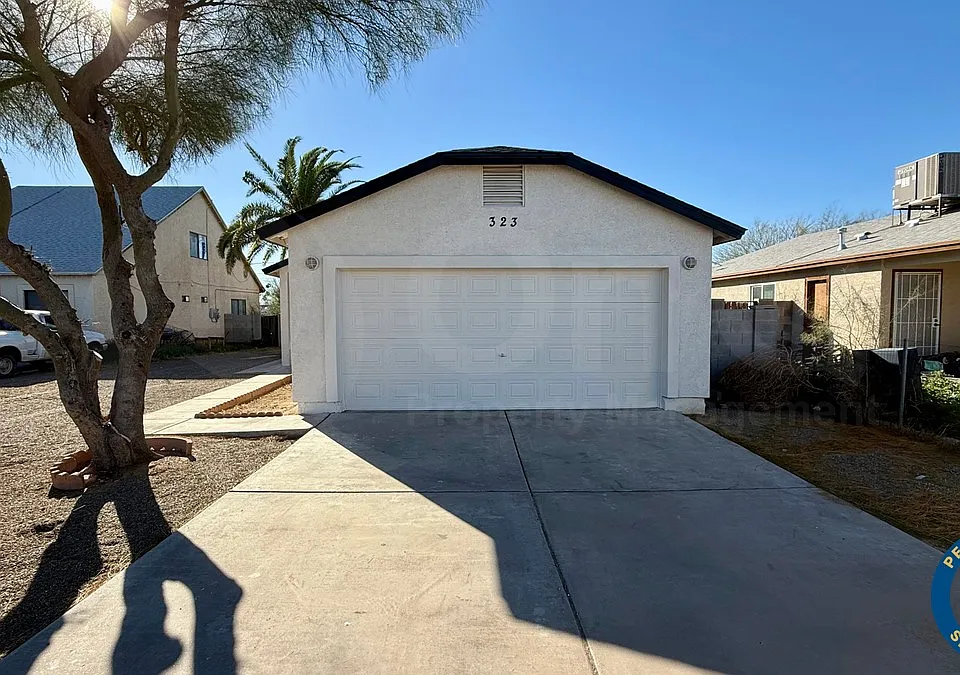 323 E Congress Ave