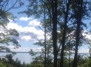 Lake Bluff 19.4 Rd, Gladstone, MI 49837