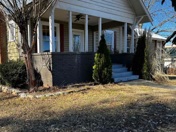102 N Walnut St, Boaz, AL 35957