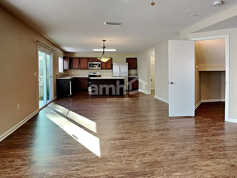 1955 Tomahawk Dr — Photo 8