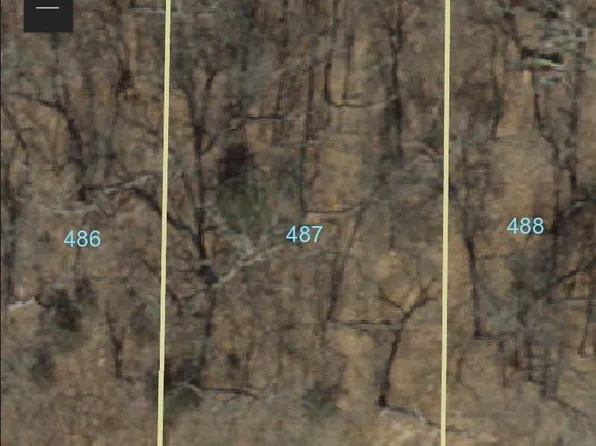 9832 Village Ln, Ozawkie, KS 66070