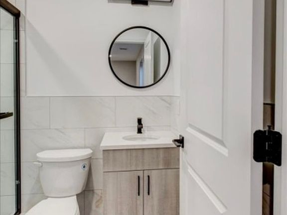 3rd image of 1081 18th Ave #2