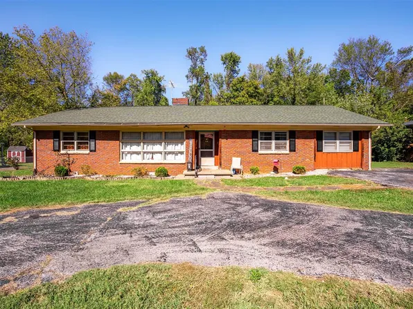 706 Crittenden Cir, Russellville, KY 42276