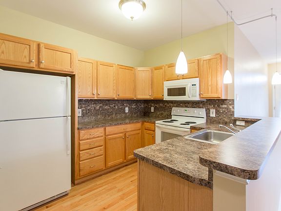 4th image of 50089 Monroe St #90