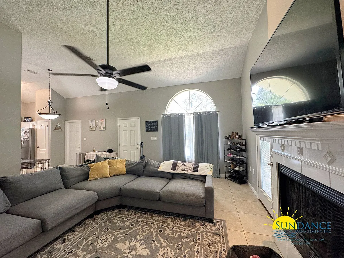 Building Photo - 1701 Colonial Ct
