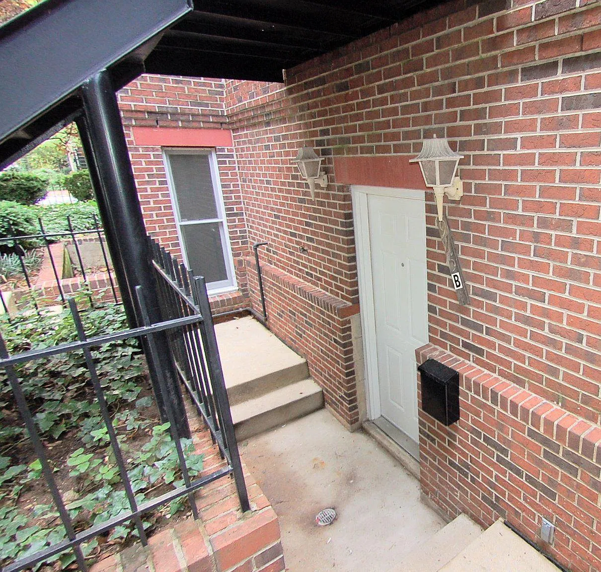 1 bed, 1.0 bath, 935 sqft, $2,495 — Photo 2