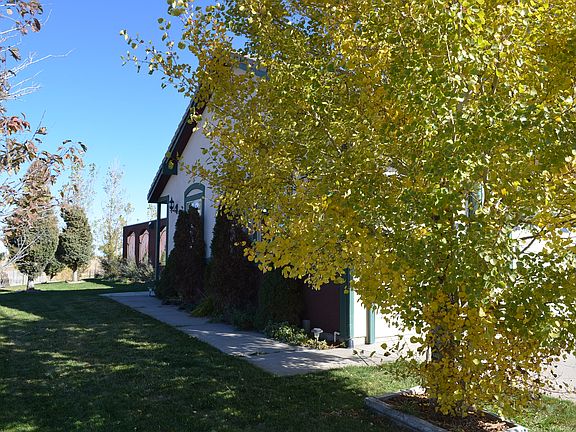 4th image of 46800 Foxwood Dr