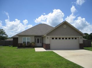 41 Pointer Trl, Picayune, MS 39466