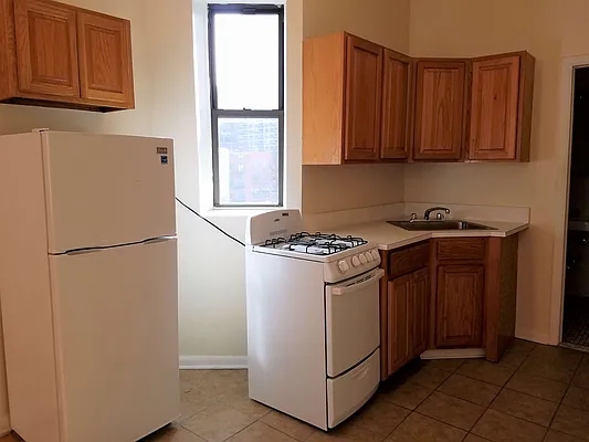 Rented by Compass | media 18