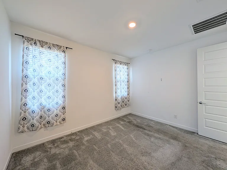 9509 W Sells Dr — Photo 26