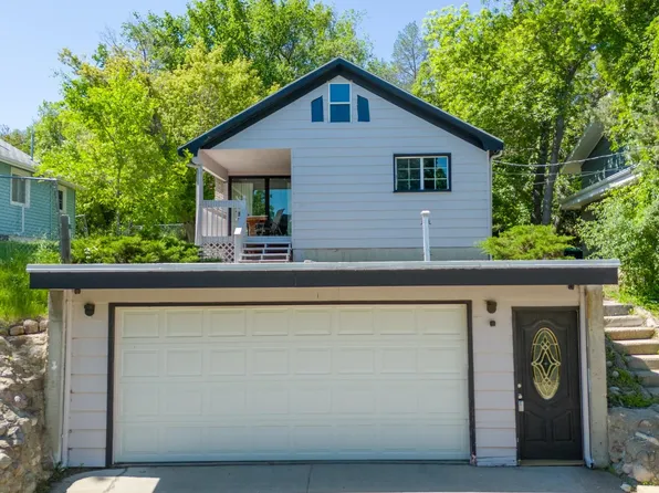 818 Soo St, Minot, ND 58701