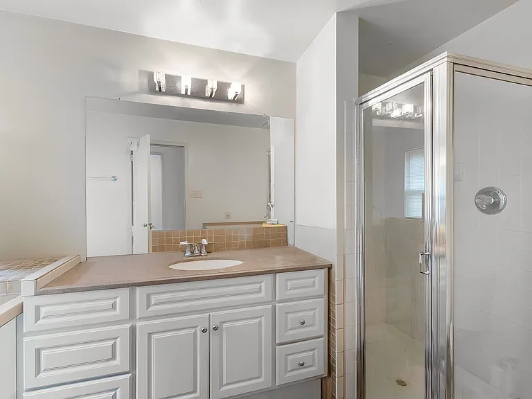 1501 N Rambling Way — Photo 7