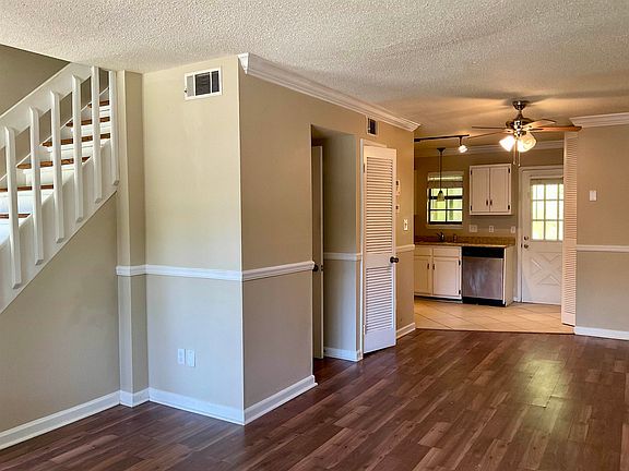 5th image of 3706 Aksarben Dr