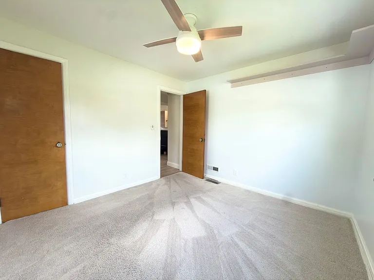 4525 Ellman Ave — Photo 6