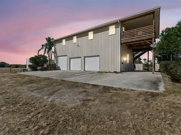 4026 McIntosh Estates Ln, Plant City, FL 33565