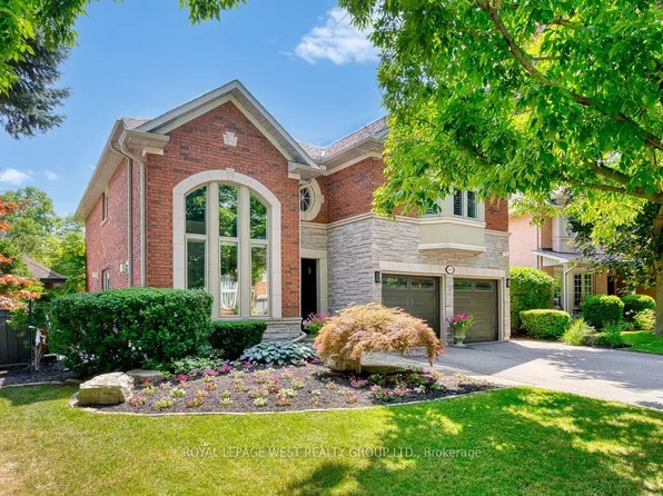 2293 Carpenters Cir, Oakville, ON L6M 3C6