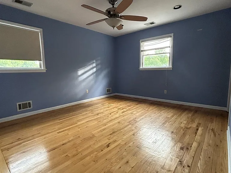 8 Julie Dr — Photo 14