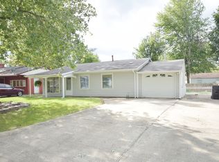 2 Belmont Dr, Saint Peters, MO 63376