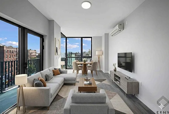 1111 Foster Avenue #608