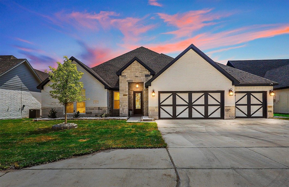 1337 Crown Valley Dr