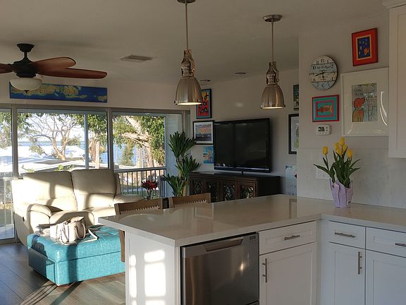4th image of 17223 Starfish Ln E
