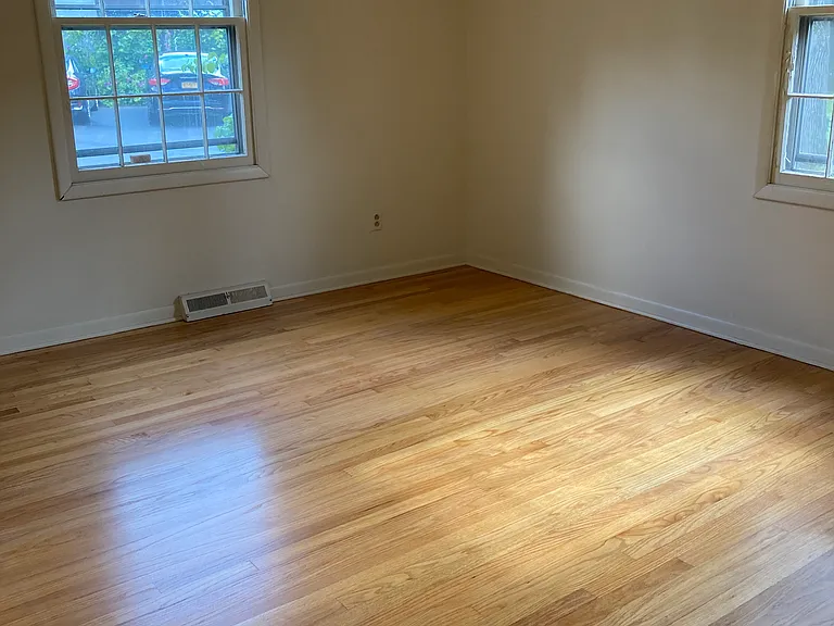 302 Kenwood Ave #3 — Photo 8