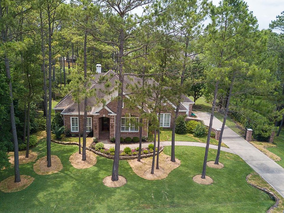 1st image of 1012 Oak Park Ln