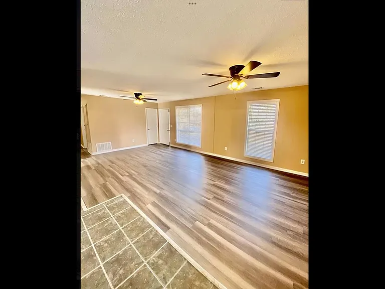 6112 Potomac Cir — Photo 7