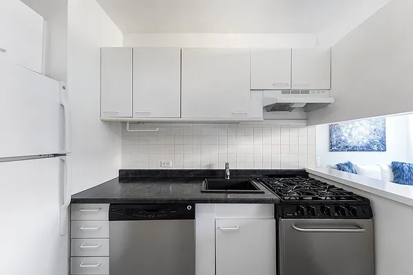 Sold by Compass | media 3
