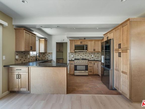 4th image of 9333 Pentland St