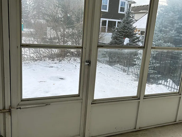 1051 Linden St — Photo 13