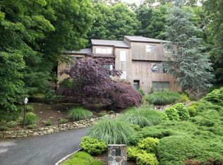 84 Old Farm Rd N, Chappaqua, NY 10514