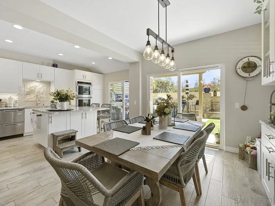 1st image of 4581 Da Vinci St